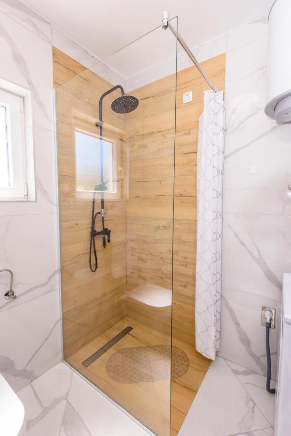 Apartments Morska Vila 3 Komarna Bagian luar foto