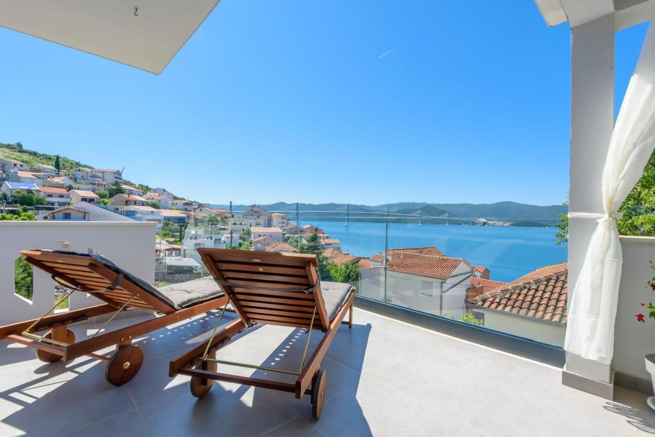 Apartments Morska Vila 3 Komarna Bagian luar foto