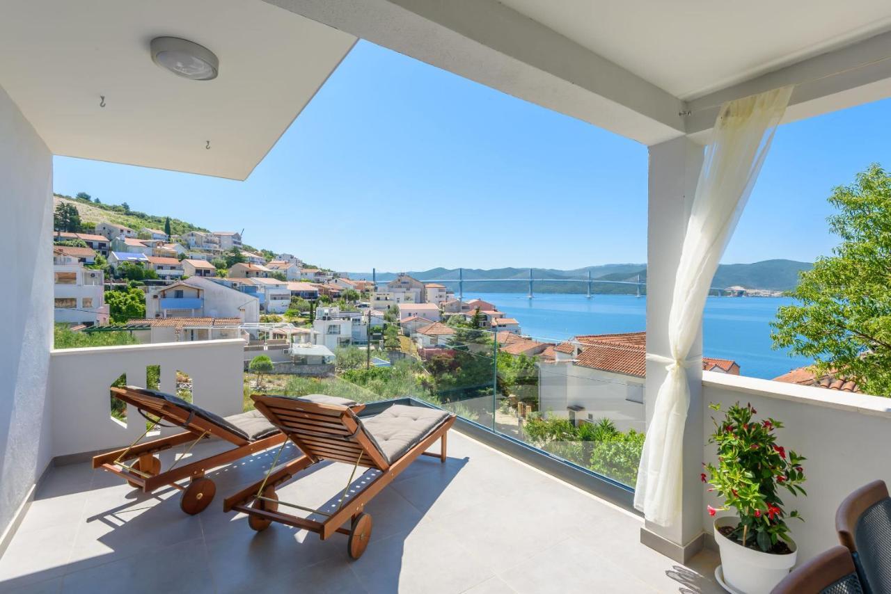 Apartments Morska Vila 3 Komarna Bagian luar foto