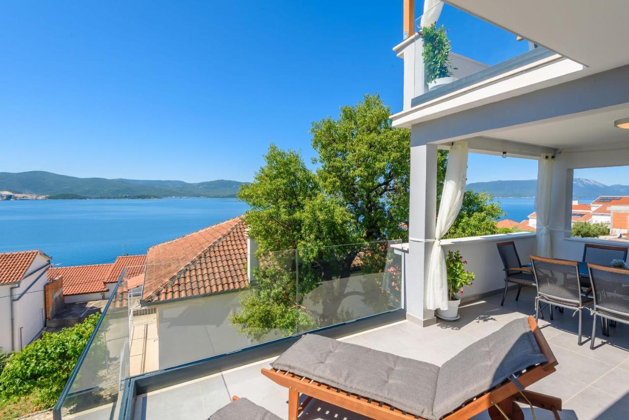 Apartments Morska Vila 3 Komarna Bagian luar foto